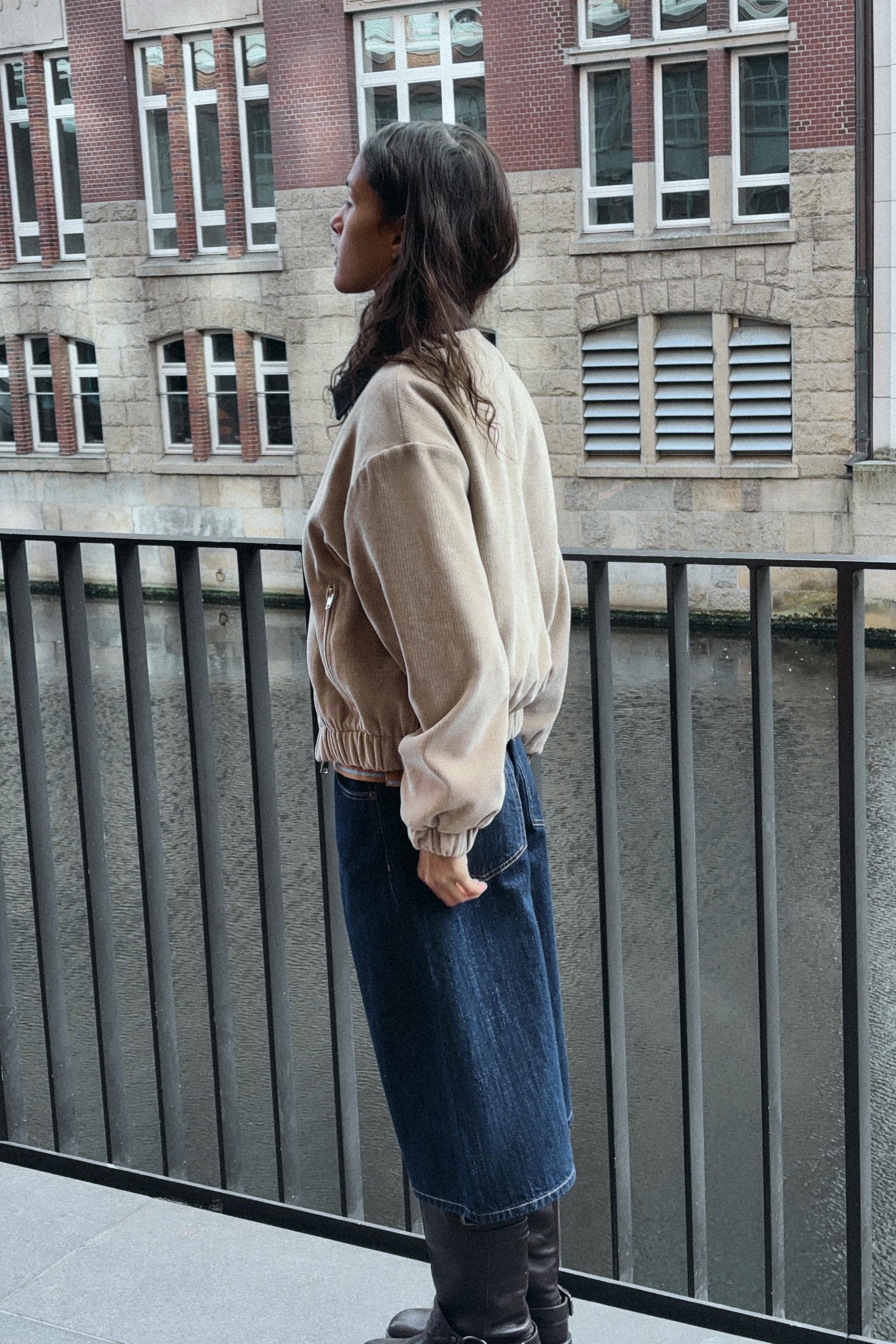 VESTE EN VELOURS CÔTELÉ À COL CONTRASTANT